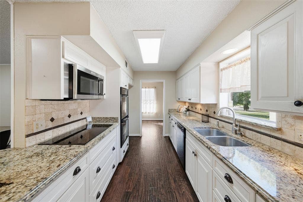 9216 Sorrento Street, Dallas, TX 75228 9216 Sorrento Street, Dallas, TX 75228