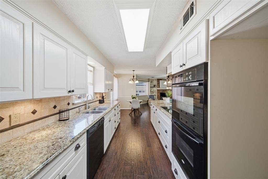 9216 Sorrento Street, Dallas, TX 75228 9216 Sorrento Street, Dallas, TX 75228