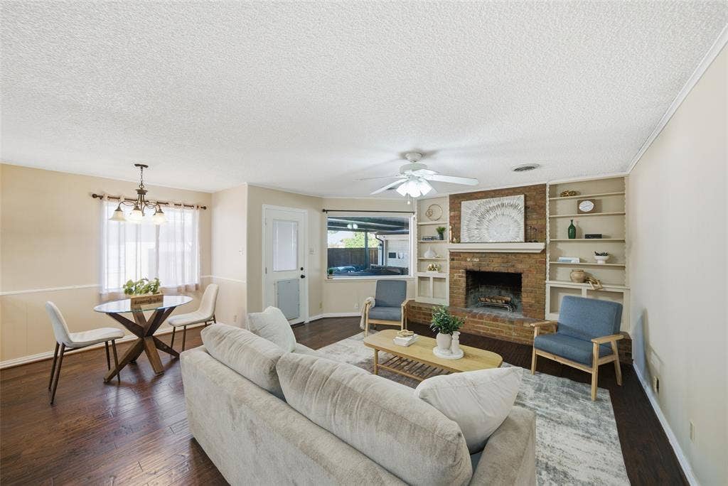 9216 Sorrento Street, Dallas, TX 75228 9216 Sorrento Street, Dallas, TX 75228