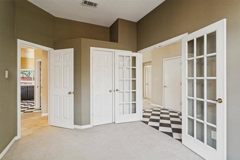 300 Black Rock Court, Irving, TX 75063