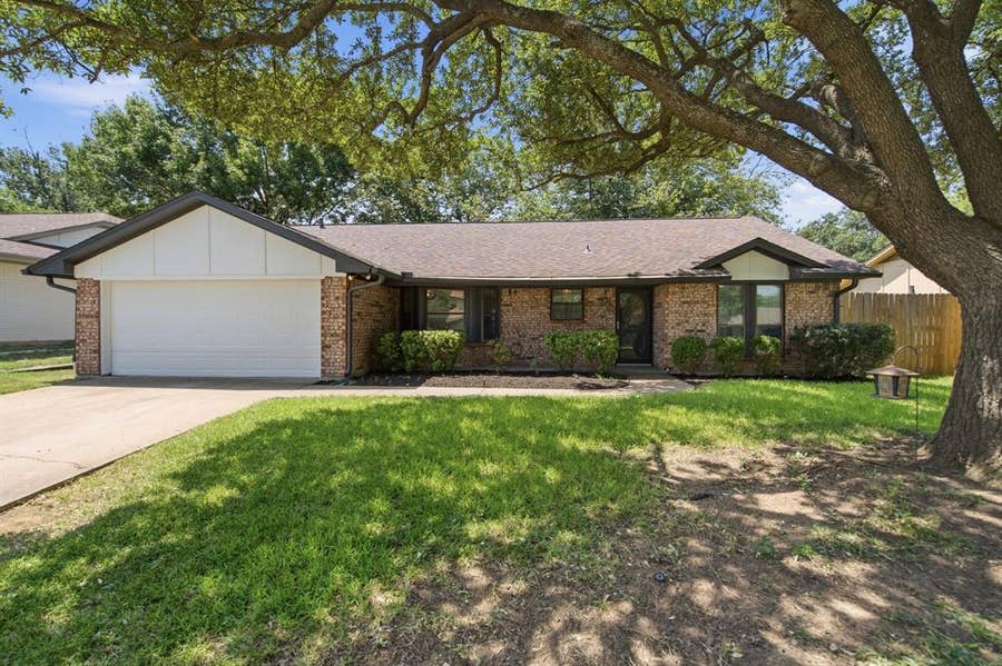 Property photo for 2223 Sierra Drive, Grapevine, TX