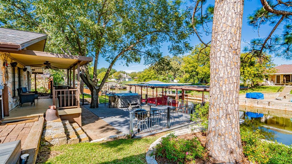 4015 Sioux Court, Granbury, TX 76048 Three patio areas for entertaining; bbq, bar and hot tub
