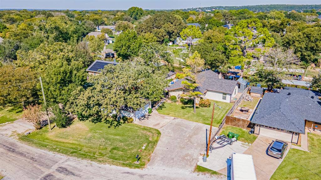 4015 Sioux Court, Granbury, TX 76048 4015 Sioux Court, Granbury, TX 76048