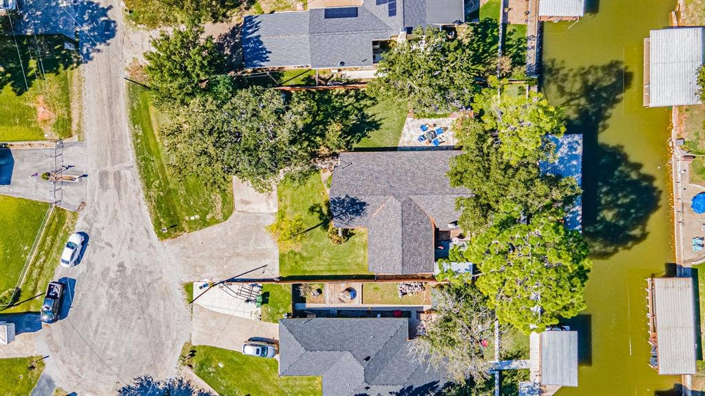 4015 Sioux Court, Granbury, TX 76048 4015 Sioux Court, Granbury, TX 76048