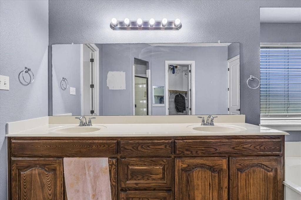 11909 Caddo Creek Drive, Lavon, TX 75166 11909 Caddo Creek Drive, Lavon, TX 75166