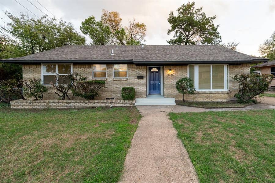 Property photo for 2406 Cliff Teen Court, Dallas, TX