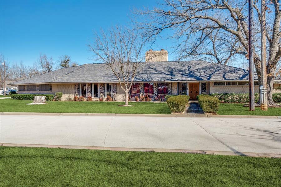 Property photo for 1202 S Lindsay Street, Gainesville, TX