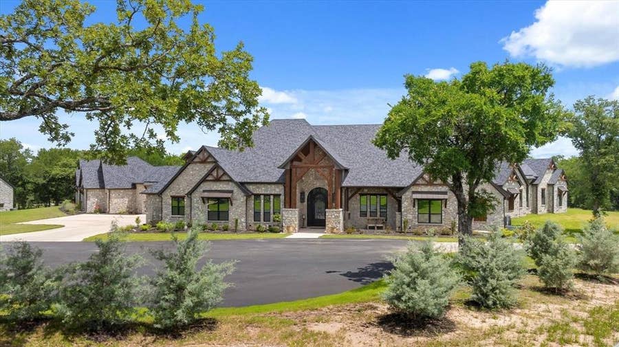 Property photo for 4101 W Highway 114, Paradise, TX