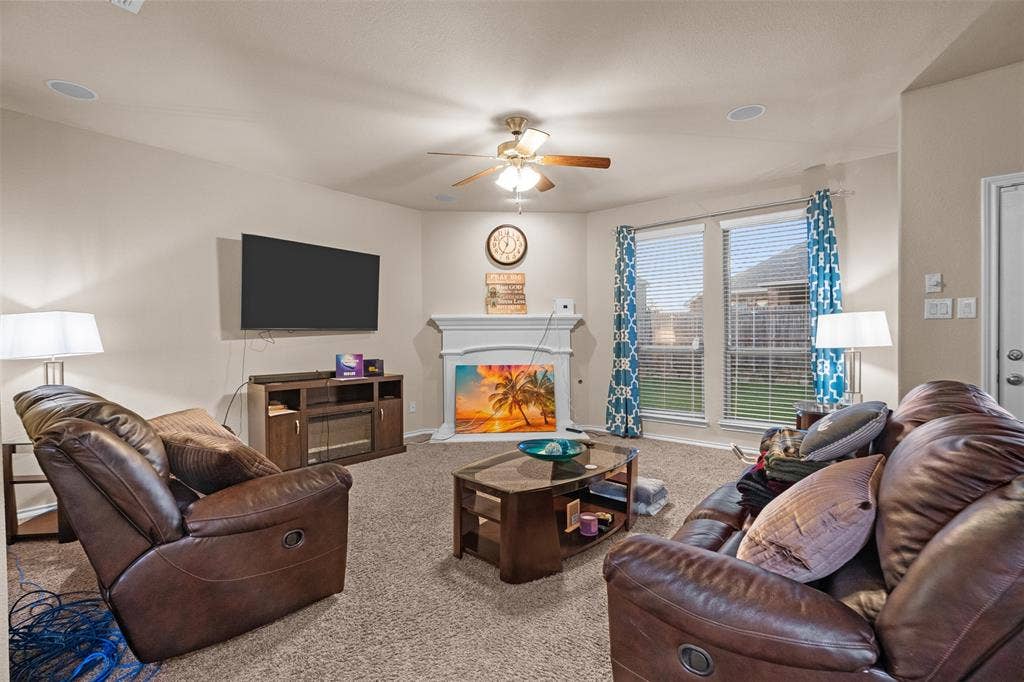 1217 Crest Ridge Drive, Glenn Heights, TX 75154 1217 Crest Ridge Drive, Glenn Heights, TX 75154