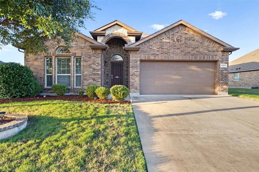 Property photo for 1217 Crest Ridge Drive, Glenn Heights, TX