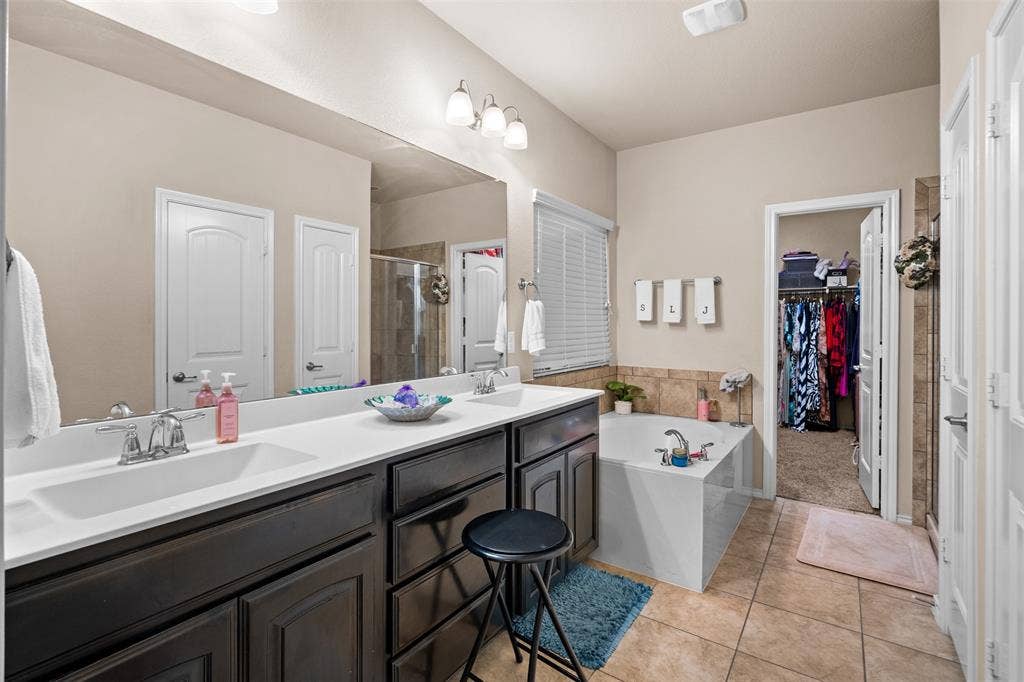 1217 Crest Ridge Drive, Glenn Heights, TX 75154 1217 Crest Ridge Drive, Glenn Heights, TX 75154