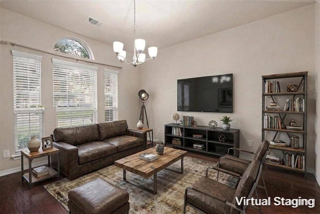 1217 Crest Ridge Drive, Glenn Heights, TX 75154 Flex area - can be a 2nd living area