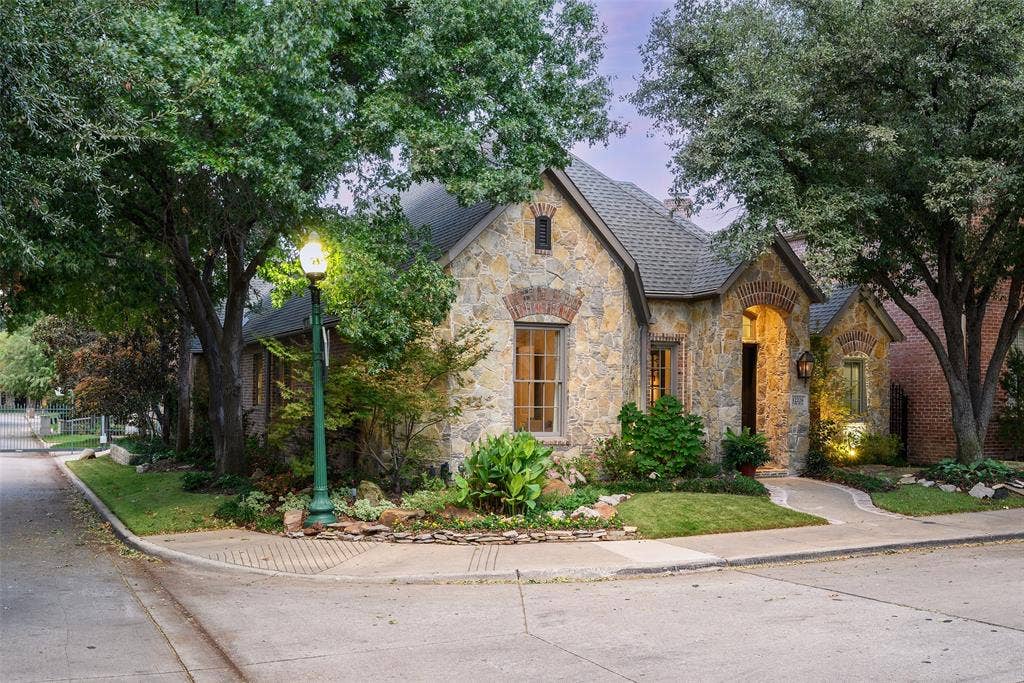 12226 Park Bend Drive, Dallas, TX 75230 12226 Park Bend Drive, Dallas, TX 75230