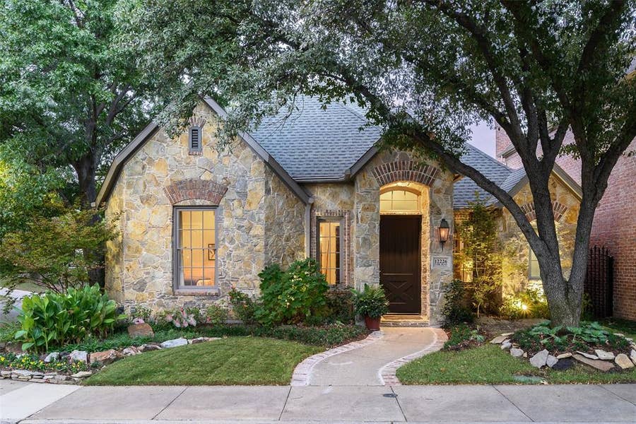 Property photo for 12226 Park Bend Drive, Dallas, TX