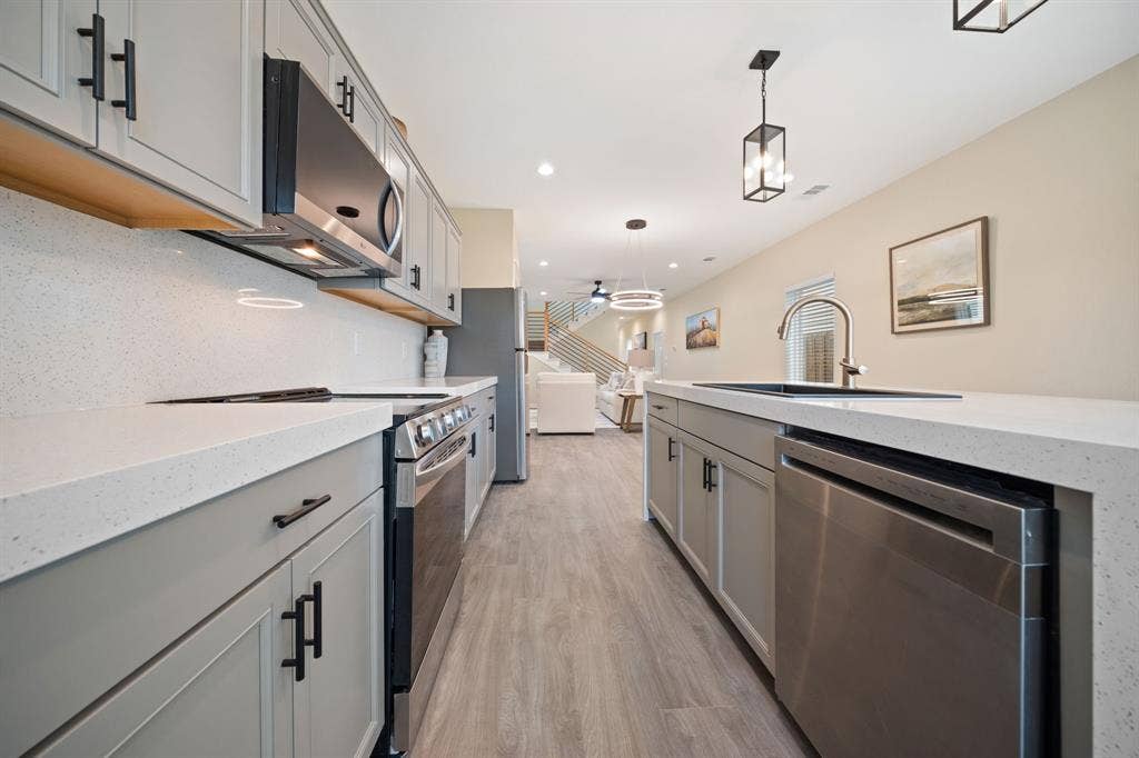 2526 Peabody, Dallas, TX 75215