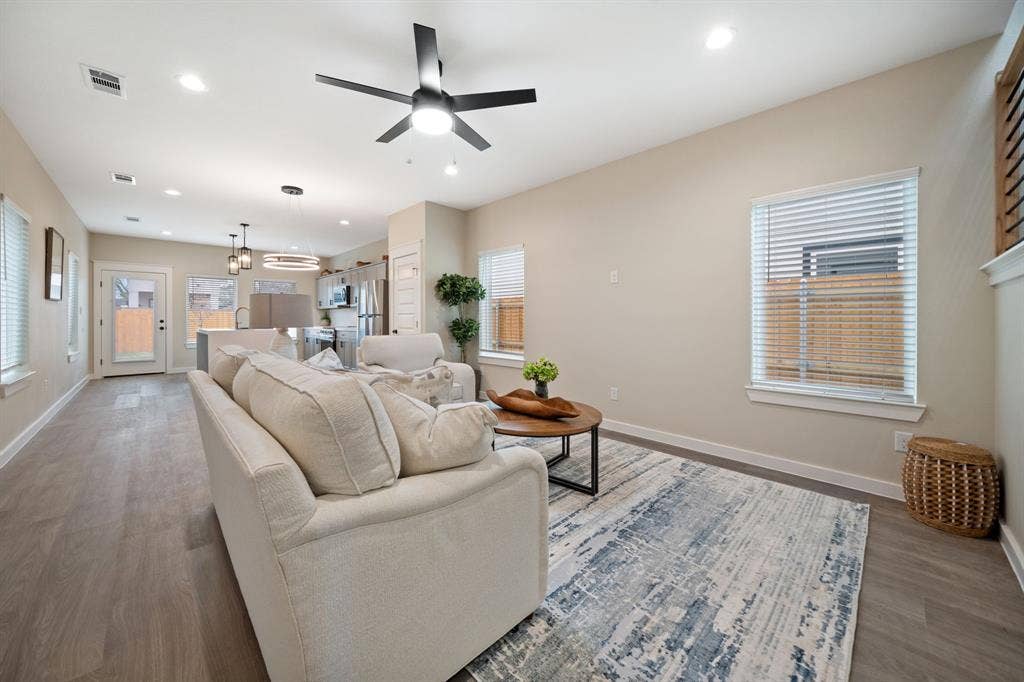 2526 Peabody, Dallas, TX 75215
