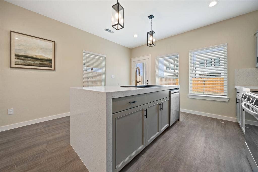2526 Peabody, Dallas, TX 75215