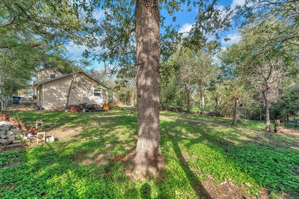 3304 Huron Trail, Lake Worth, TX 76135