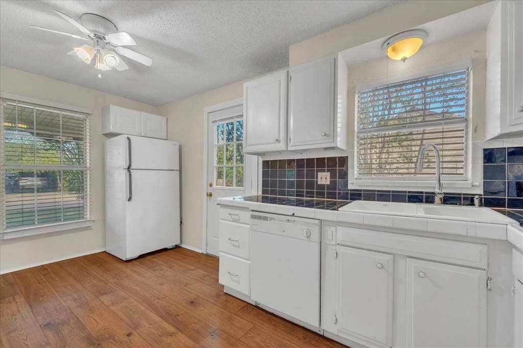 3304 Huron Trail, Lake Worth, TX 76135