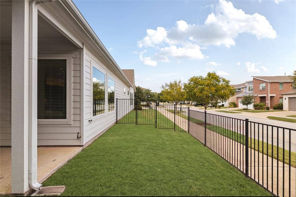 1400 Alberti Avenue, Plano, TX 75075 1400 Alberti Avenue, Plano, TX 75075