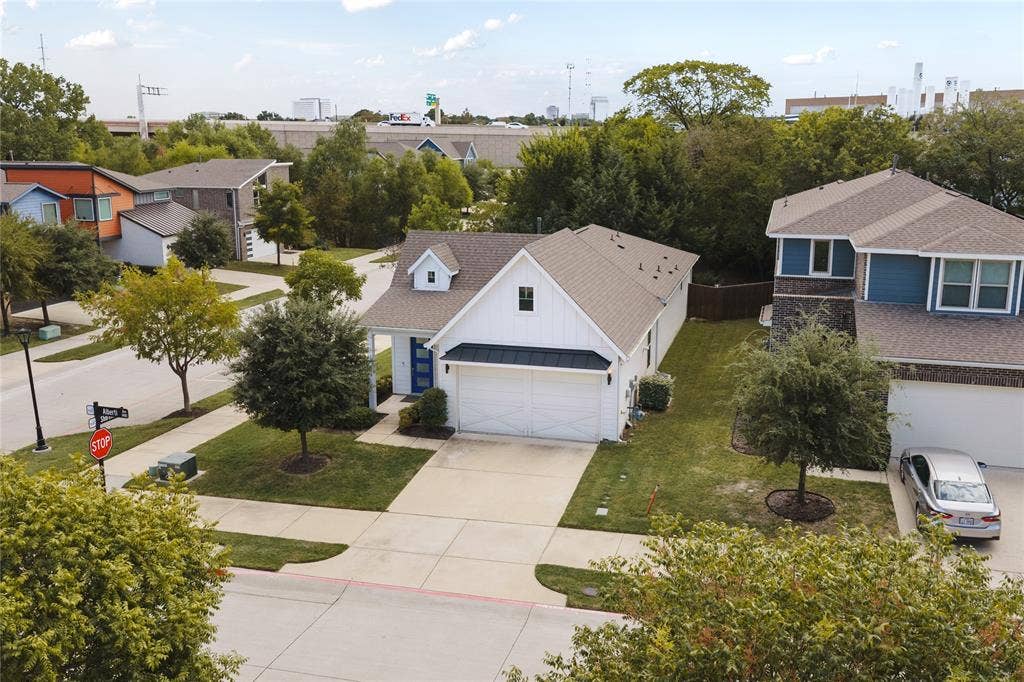 1400 Alberti Avenue, Plano, TX 75075 1400 Alberti Avenue, Plano, TX 75075