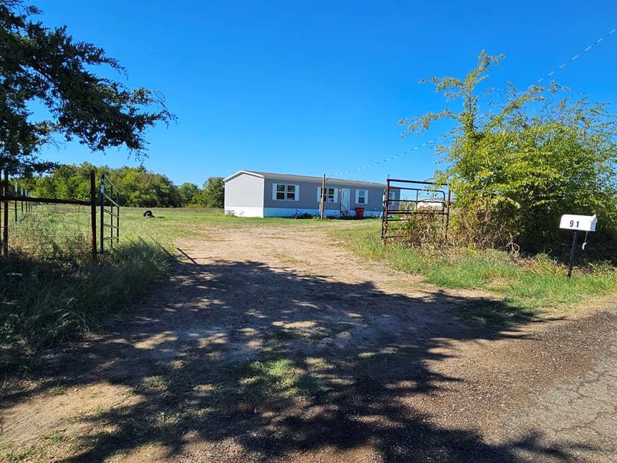 Property photo for 91 County Road 3567, Dike, TX