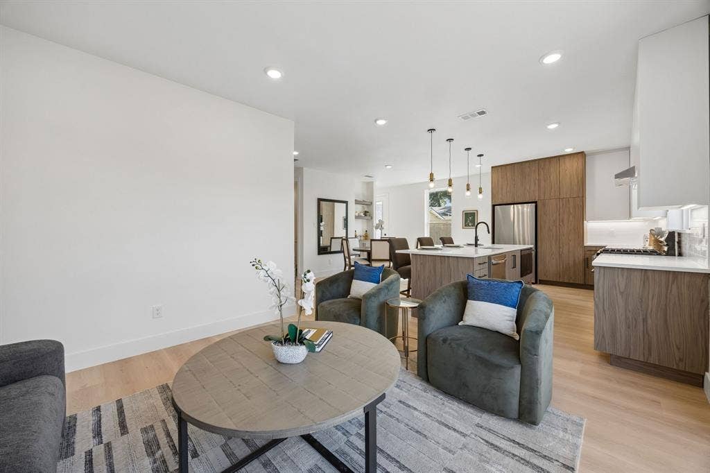 415 N Patton Avenue, Dallas, TX 75203 415 N Patton Avenue, Dallas, TX 75203