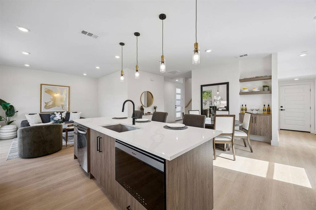 415 N Patton Avenue, Dallas, TX 75203 415 N Patton Avenue, Dallas, TX 75203