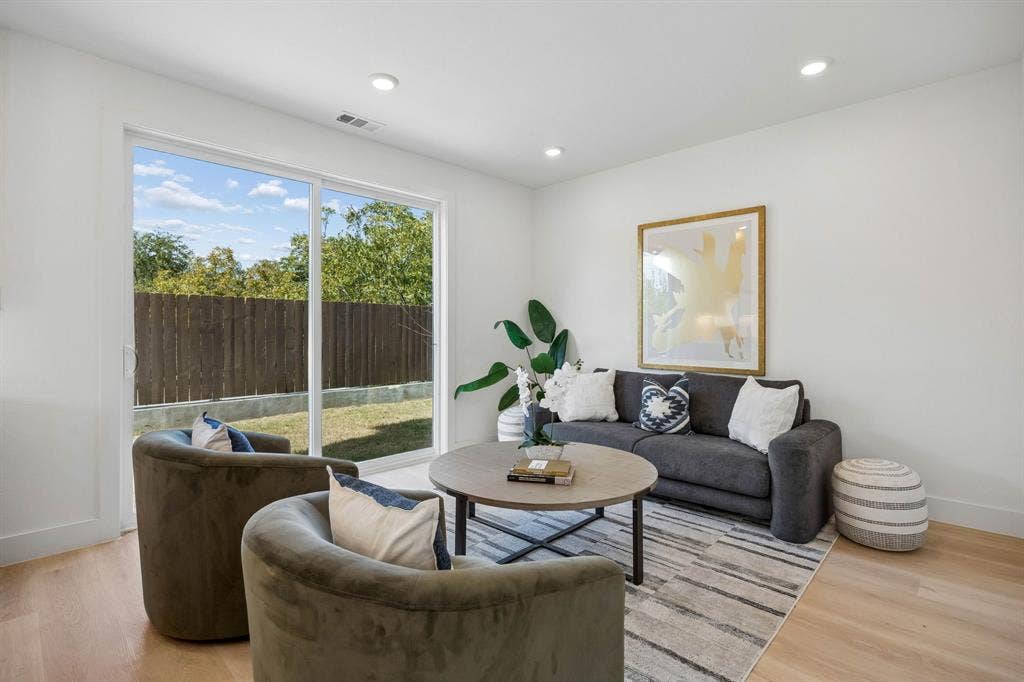 415 N Patton Avenue, Dallas, TX 75203 415 N Patton Avenue, Dallas, TX 75203