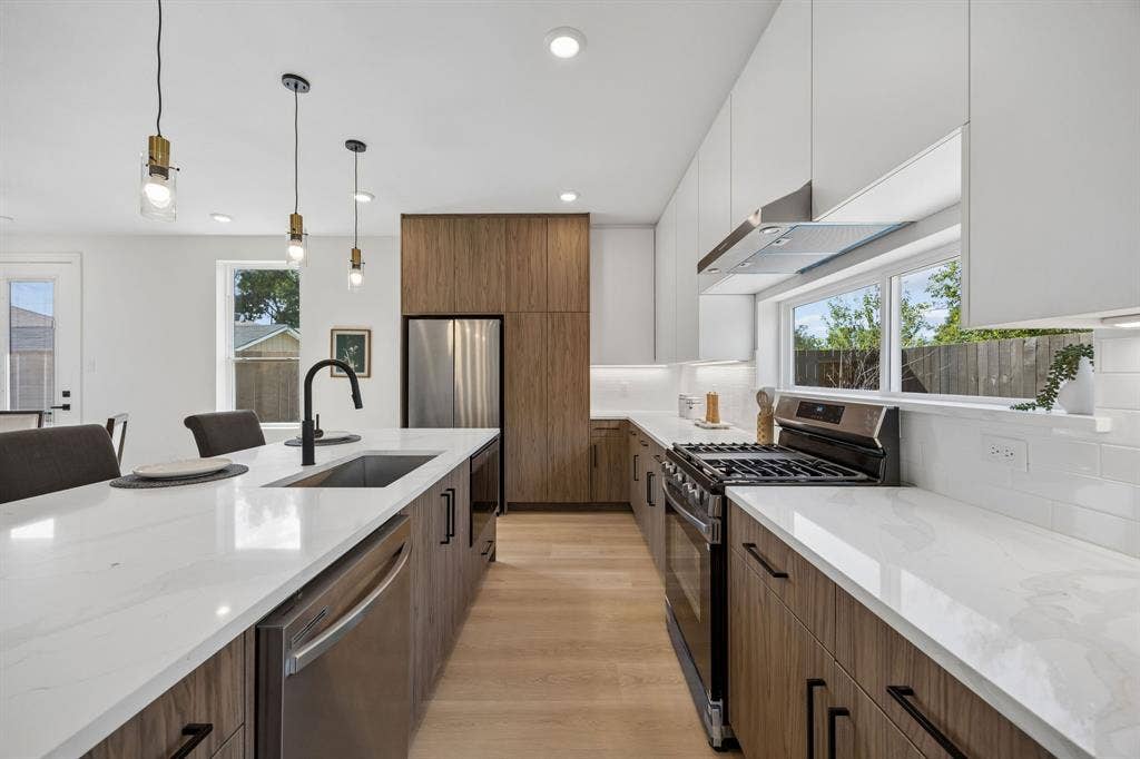 415 N Patton Avenue, Dallas, TX 75203 415 N Patton Avenue, Dallas, TX 75203