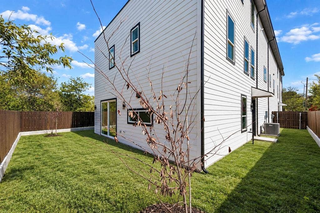 415 N Patton Avenue, Dallas, TX 75203 415 N Patton Avenue, Dallas, TX 75203
