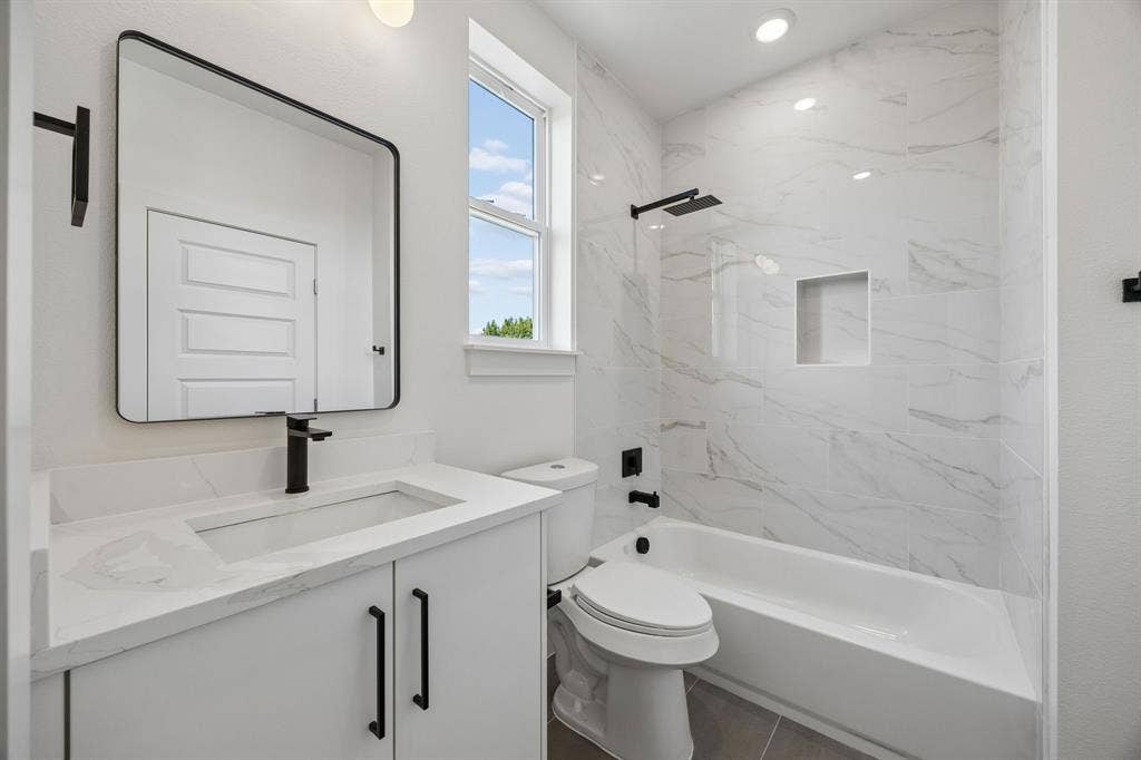415 N Patton Avenue, Dallas, TX 75203 415 N Patton Avenue, Dallas, TX 75203