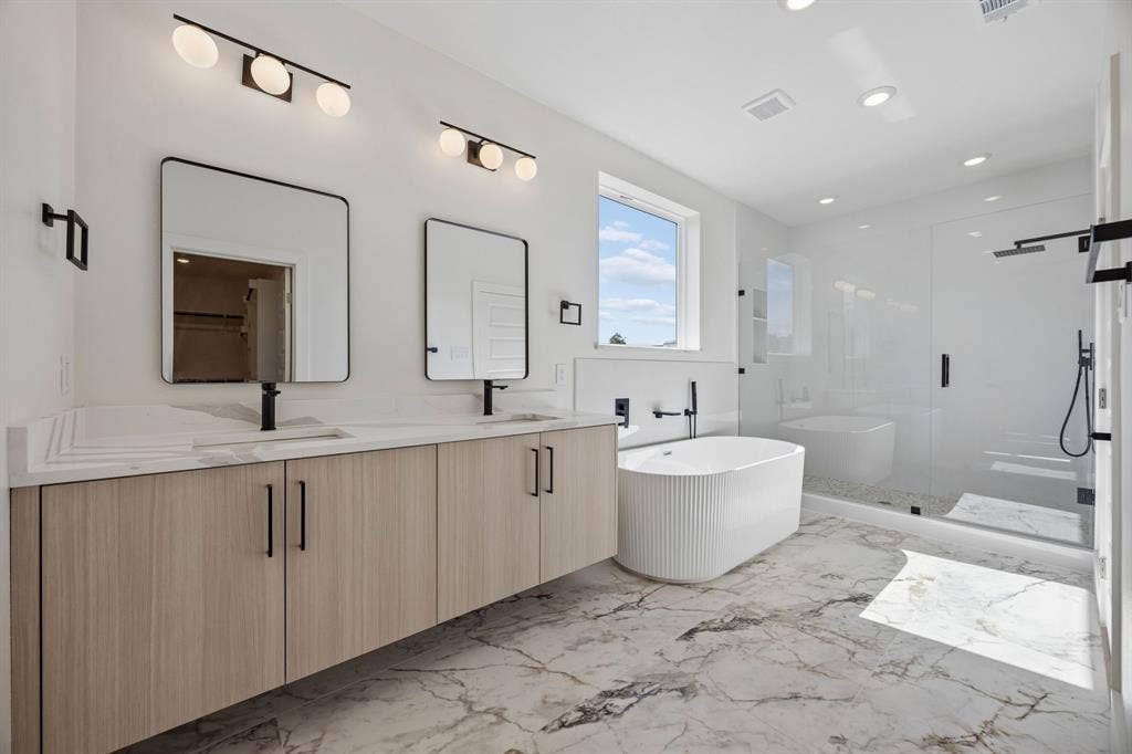 415 N Patton Avenue, Dallas, TX 75203 415 N Patton Avenue, Dallas, TX 75203
