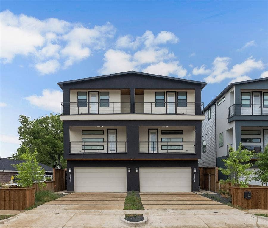 Property photo for 2427 Vagas Street, Dallas, TX