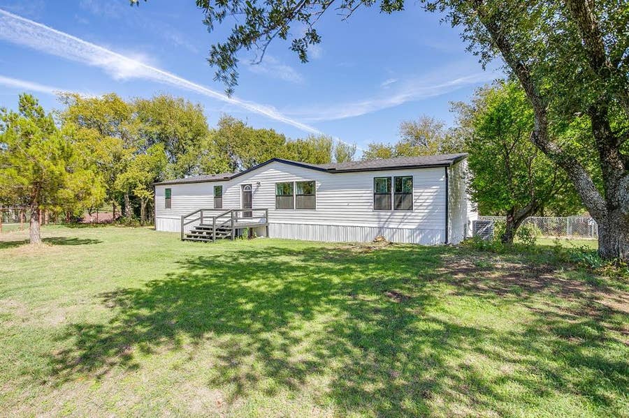 Property photo for 116 N Skyline Court, Cresson, TX