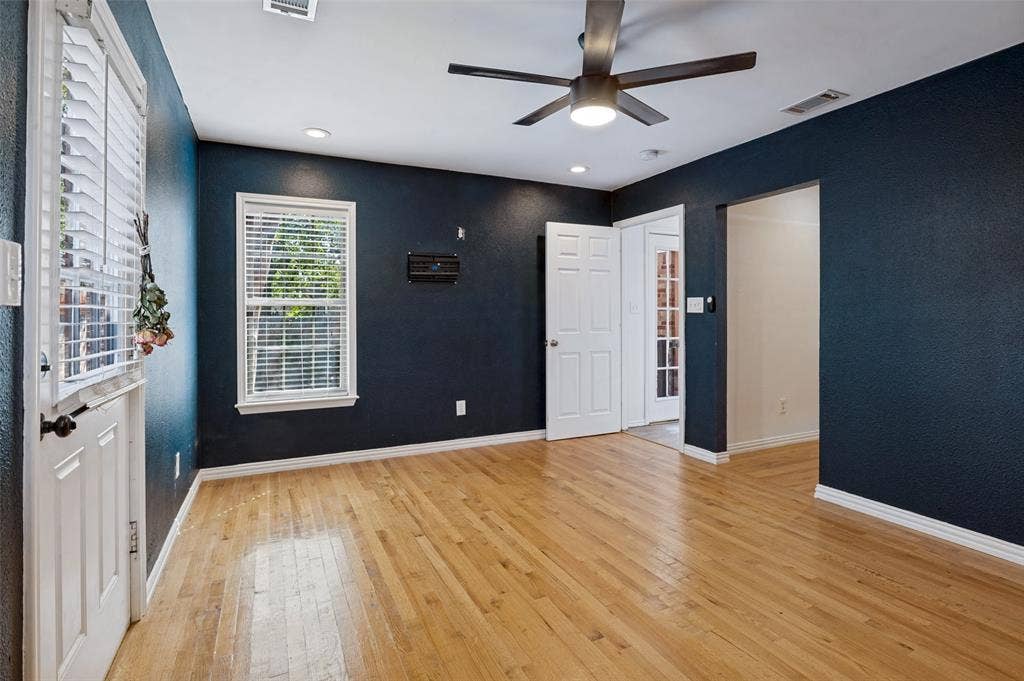 2219 Carnes Street, Dallas, TX 75208