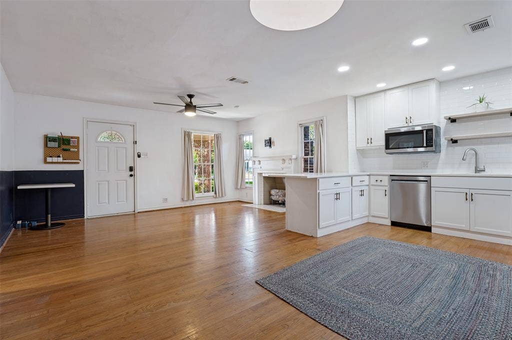 2219 Carnes Street, Dallas, TX 75208
