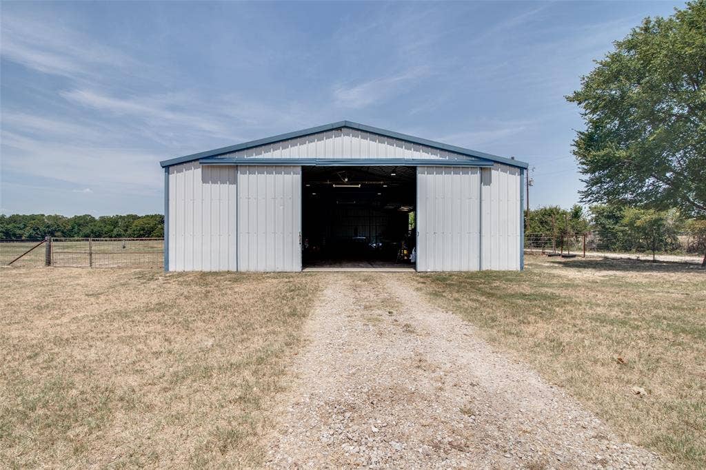 200 Vz County Road 2403, Canton, TX 75103 Barn/Shop with power