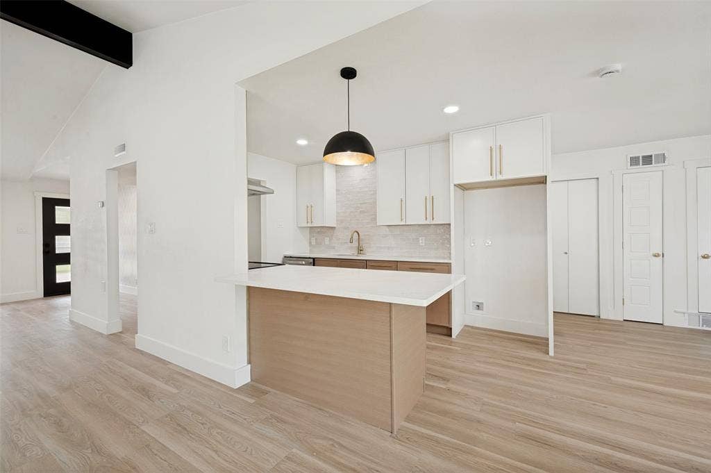 3323 High Brook Drive, Dallas, TX 75234 3323 High Brook Drive, Dallas, TX 75234