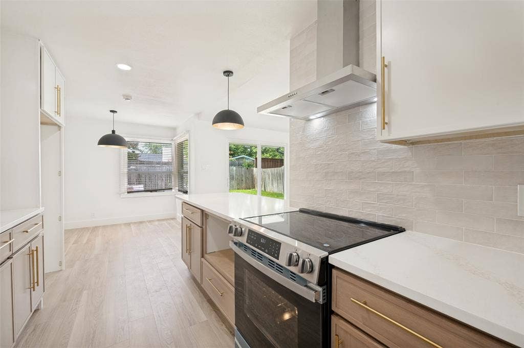 3323 High Brook Drive, Dallas, TX 75234 3323 High Brook Drive, Dallas, TX 75234