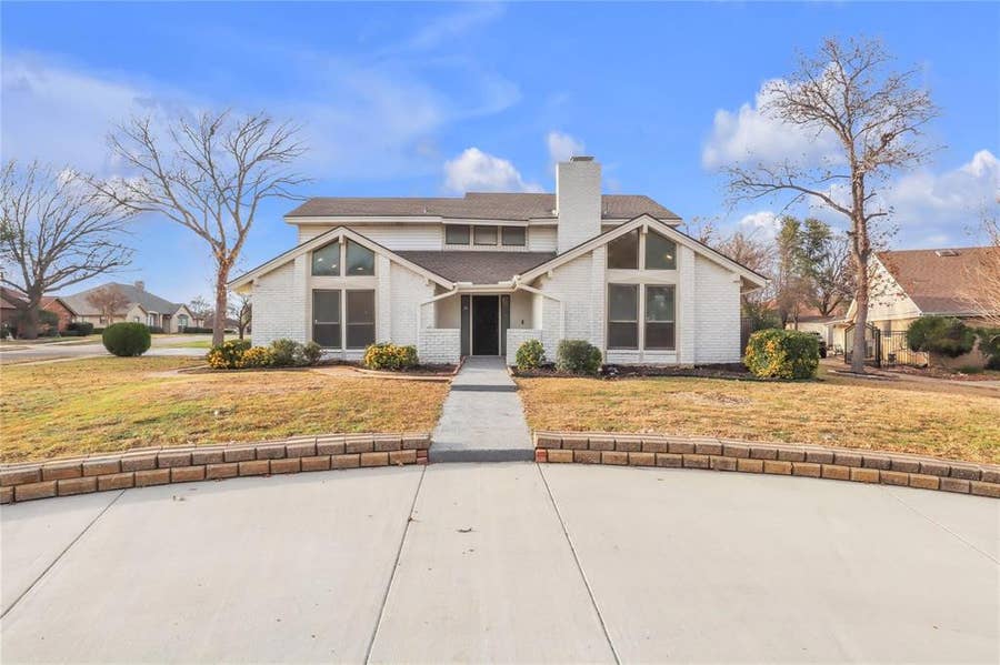 Property photo for 600 Flintridge Court, Irving, TX
