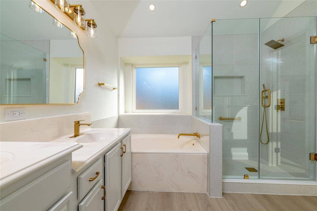 2048 Bay View Drive, Irving, TX 75060 2048 Bay View Drive, Irving, TX 75060