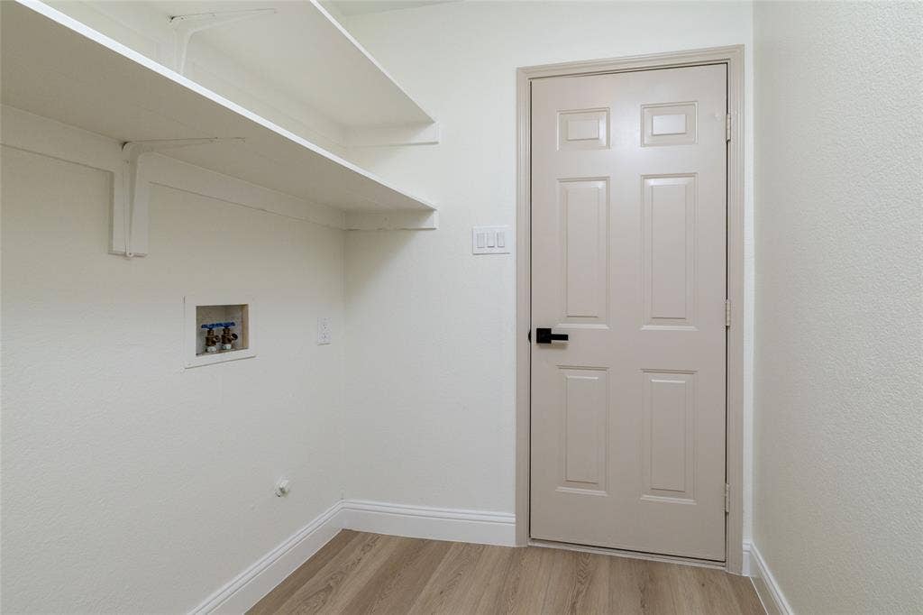 2048 Bay View Drive, Irving, TX 75060 2048 Bay View Drive, Irving, TX 75060