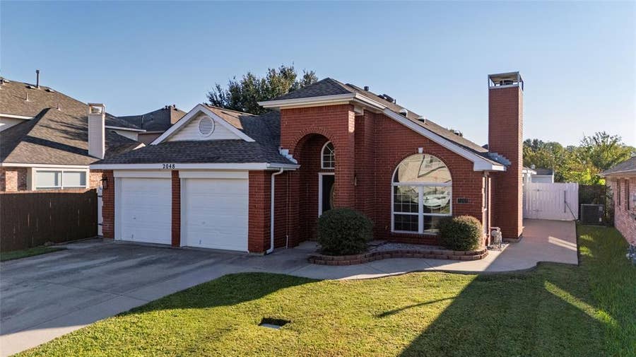 Property photo for 2048 Bay View Drive, Irving, TX