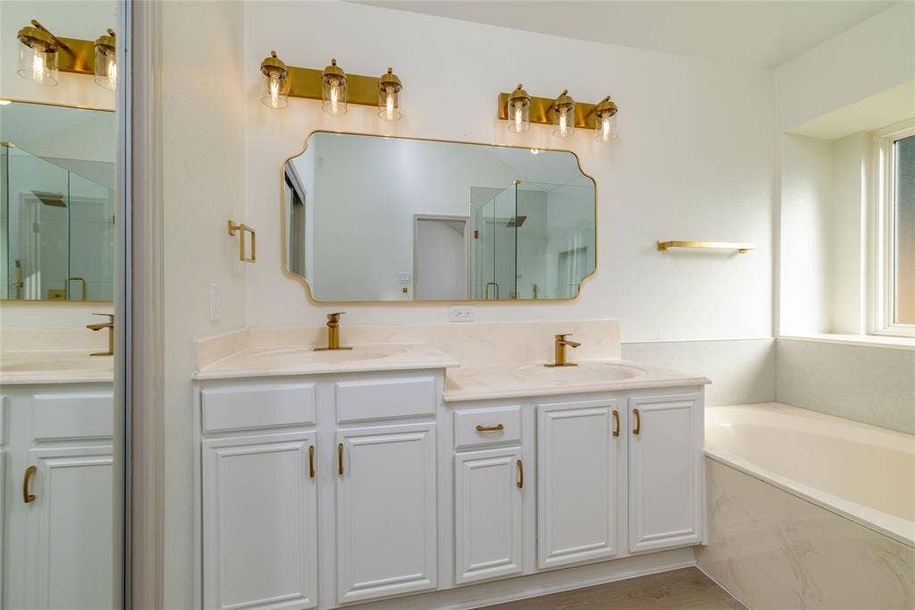 2048 Bay View Drive, Irving, TX 75060 2048 Bay View Drive, Irving, TX 75060