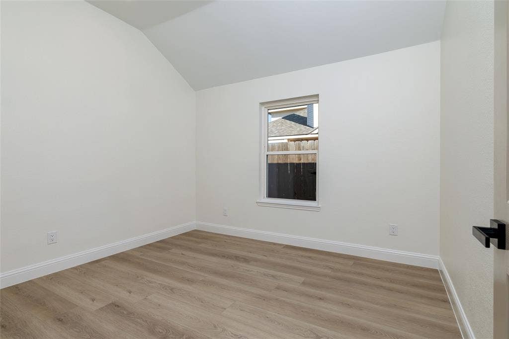 2048 Bay View Drive, Irving, TX 75060 2048 Bay View Drive, Irving, TX 75060