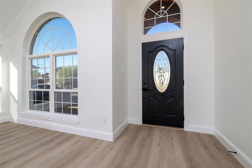 2048 Bay View Drive, Irving, TX 75060 2048 Bay View Drive, Irving, TX 75060