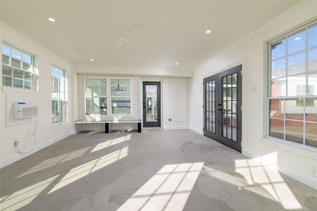 2048 Bay View Drive, Irving, TX 75060 2048 Bay View Drive, Irving, TX 75060