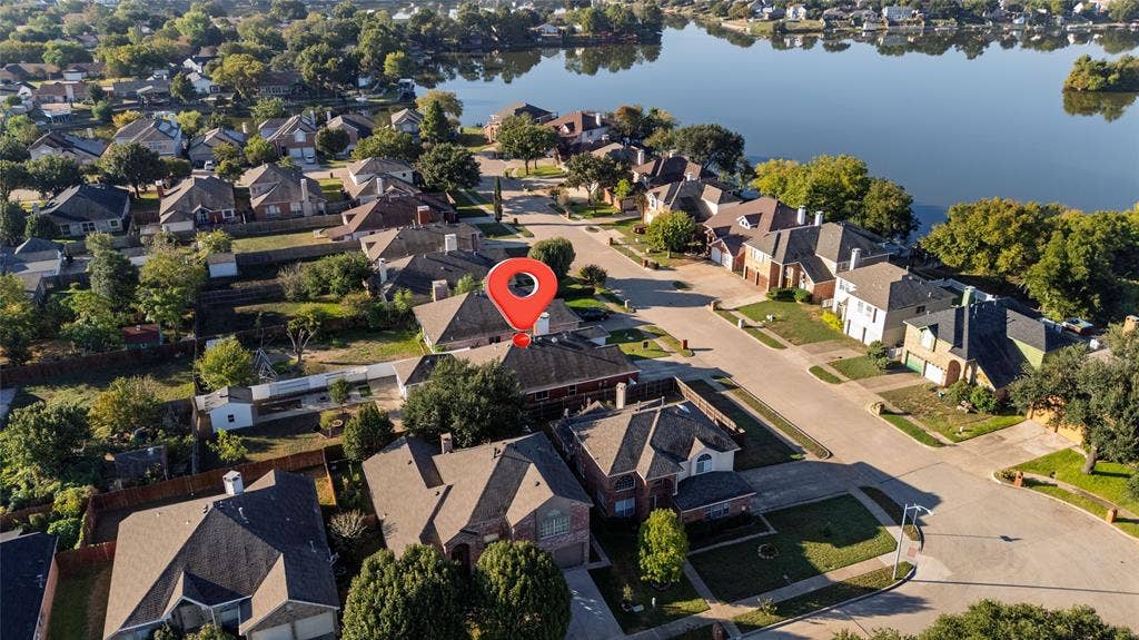 2048 Bay View Drive, Irving, TX 75060 2048 Bay View Drive, Irving, TX 75060