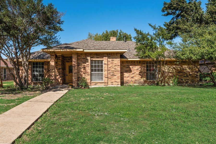 Property photo for 1616 Saxony Place, Carrollton, TX